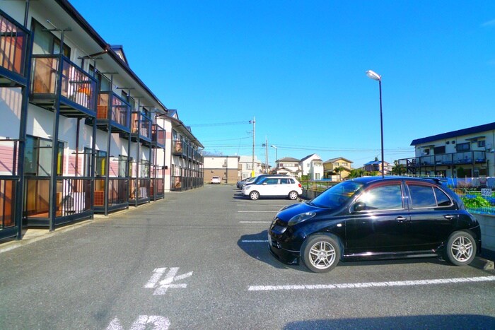 物件外観写真4　(駐車場)
