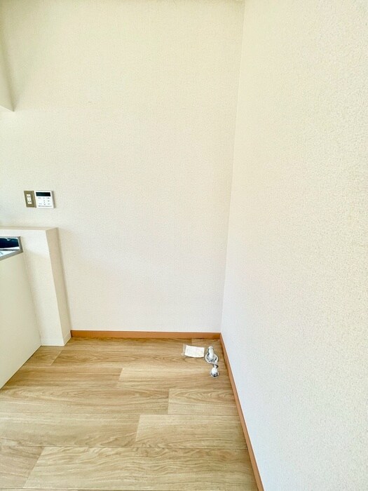 物件内観写真11　(洗濯機置場)