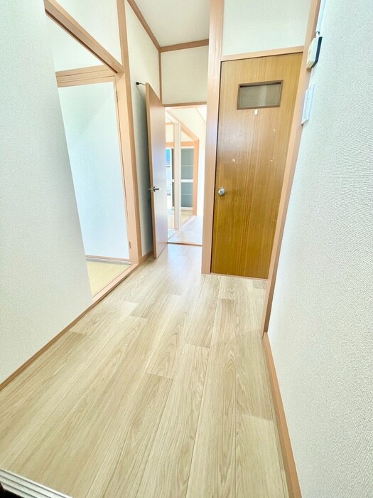 物件内観写真17　(廊下)