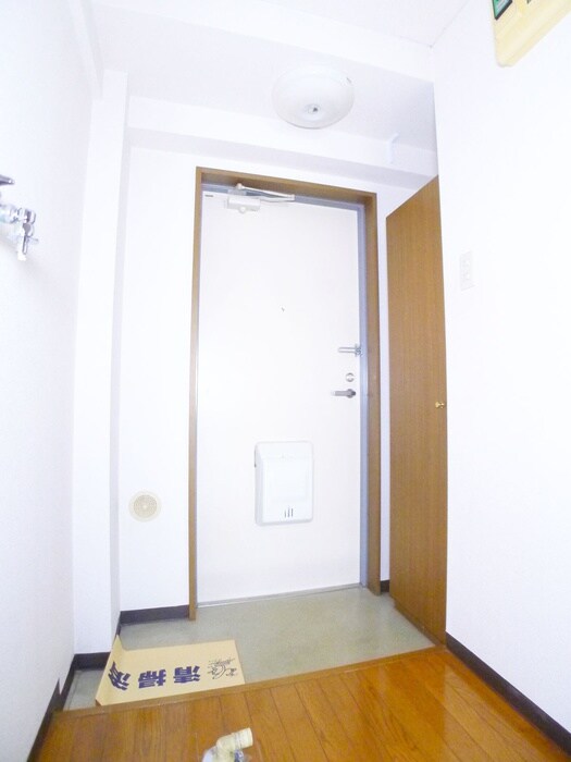 物件内観写真21　(玄関)