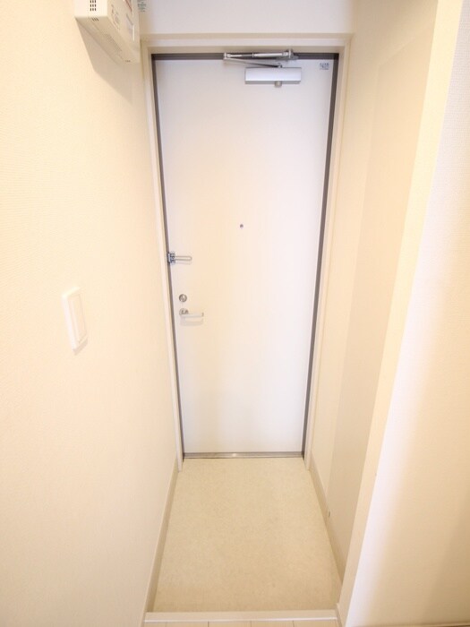 物件内観写真7　(玄関)