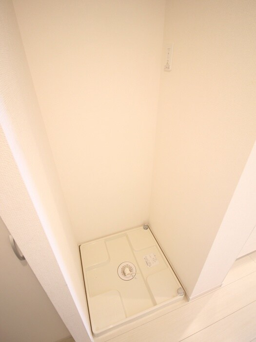 物件内観写真8　(洗濯機置場)