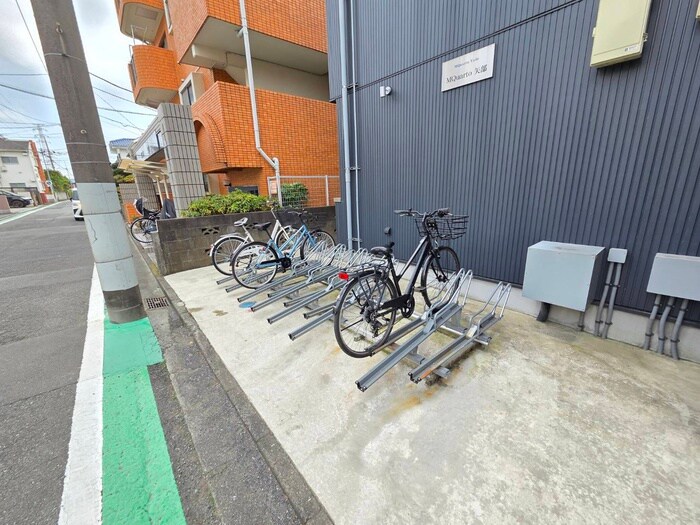 物件外観写真4　(駐輪場)