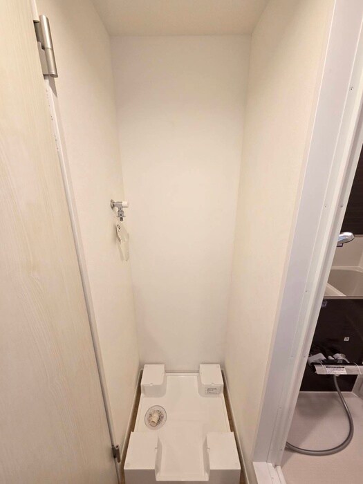 物件内観写真15　(洗濯機置場)