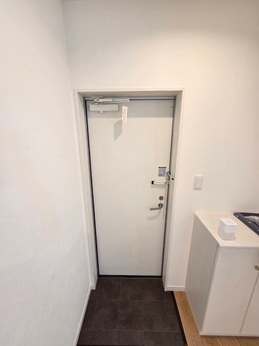 物件内観写真16　(玄関)