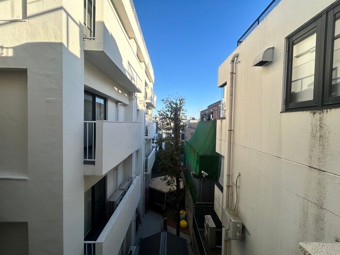 物件内観写真21　(室内からの展望)