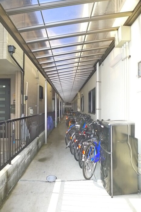 物件外観写真4　(駐輪場)