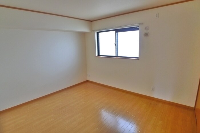 物件内観写真10　(居室)