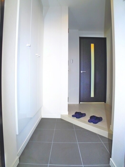 物件内観写真7　(玄関)