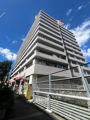 シャトレ明大前（３０１）外観写真
