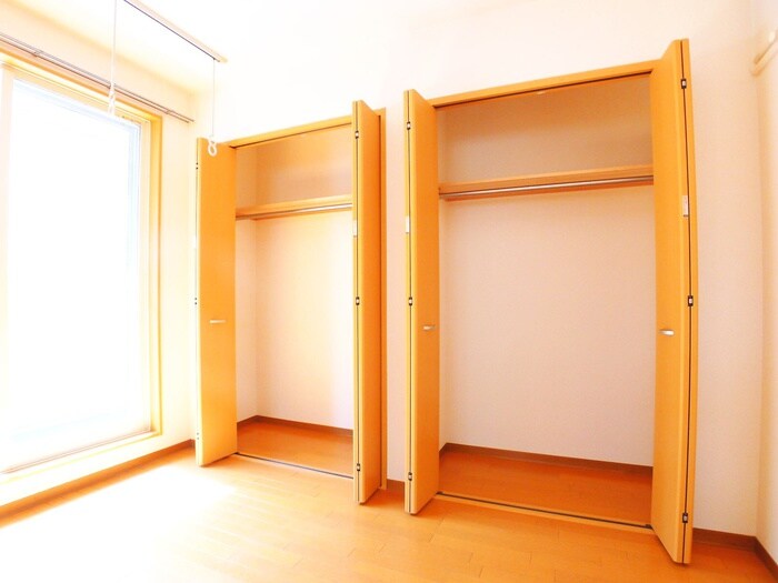 物件内観写真12　(収納)