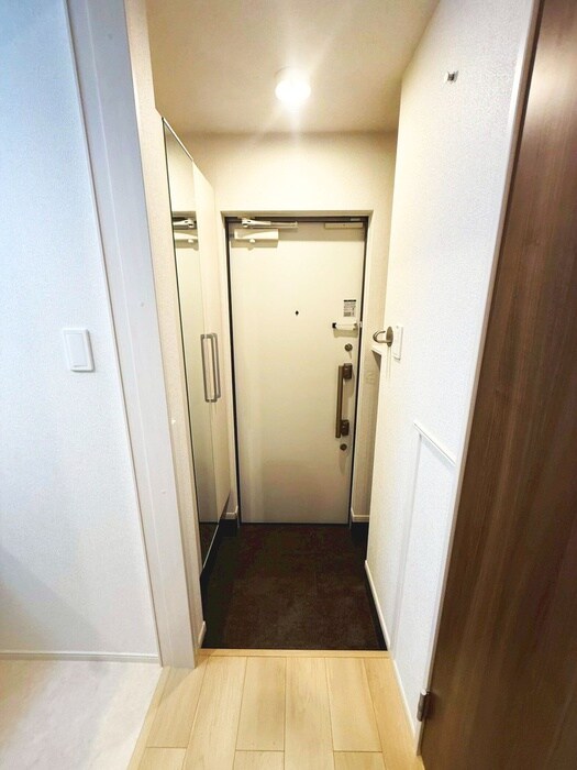 物件内観写真12　(玄関)