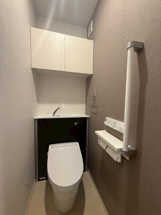 物件内観写真14　(トイレ)