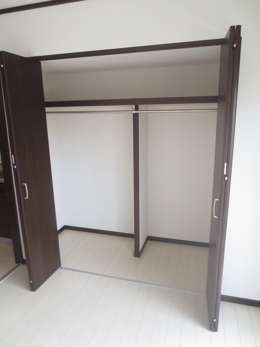 物件内観写真10　(収納)