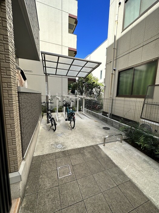 物件外観写真6　(駐輪場)