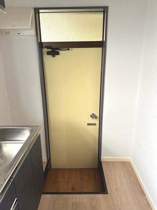 物件内観写真7　(玄関)