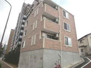 ラ・ベリテ小茂根外観写真