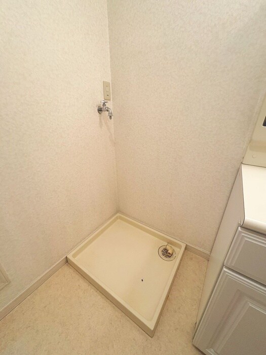 物件内観写真12　(洗濯機置場)