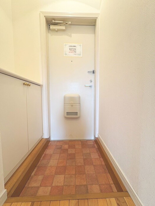 物件内観写真18　(玄関)