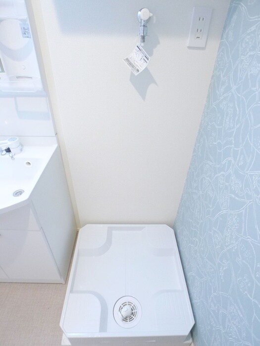 物件内観写真13　(洗濯機置場)