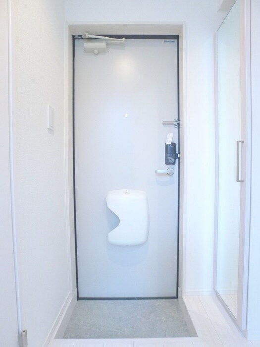 物件内観写真17　(玄関)