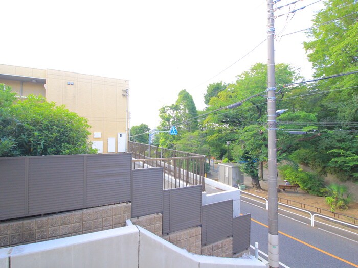 物件内観写真16　(室内からの展望)