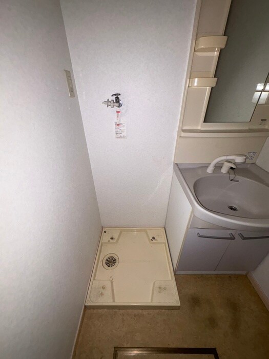 物件内観写真17　(洗濯機置場)