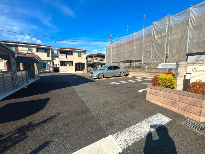 物件外観写真4　(駐車場)