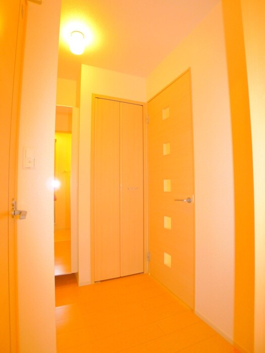 物件内観写真13　(廊下)