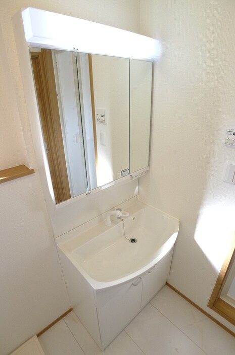 物件内観写真11　(洗面)