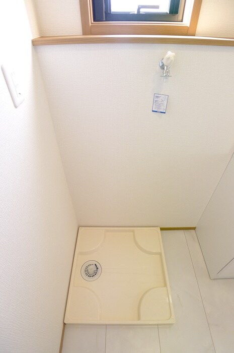 物件内観写真12　(洗濯機置場)