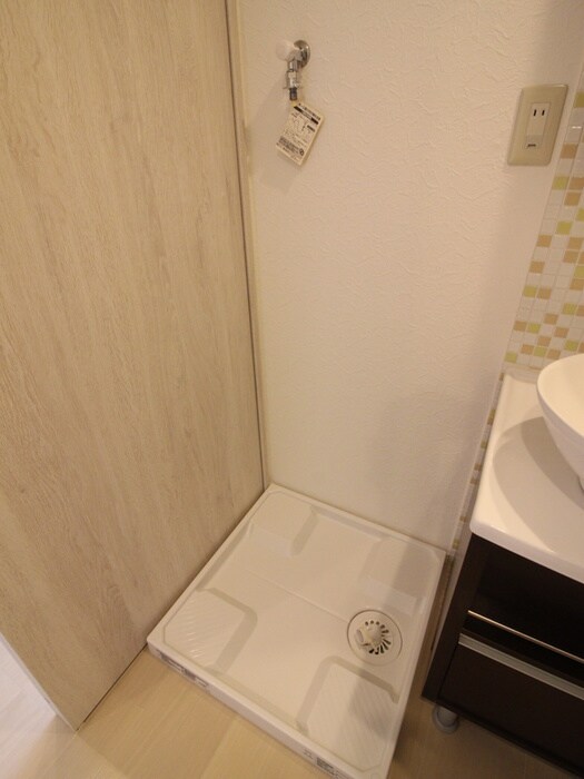 物件内観写真12　(洗濯機置場)