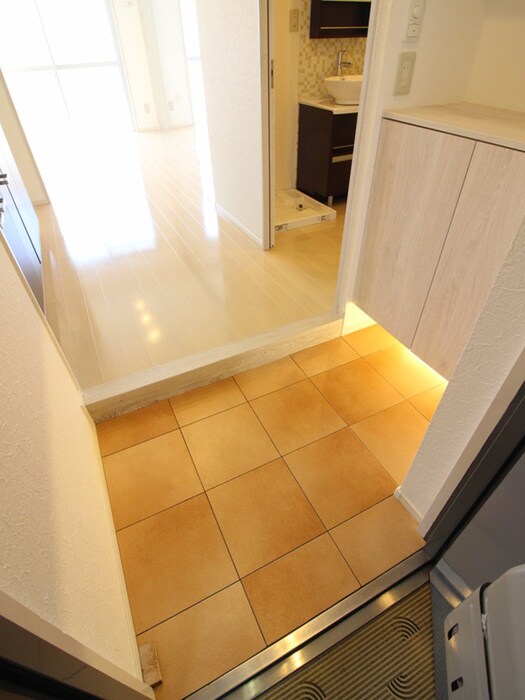 物件内観写真14　(玄関)