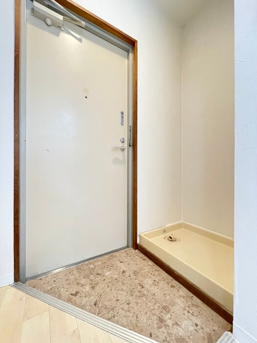 物件内観写真13　(玄関)