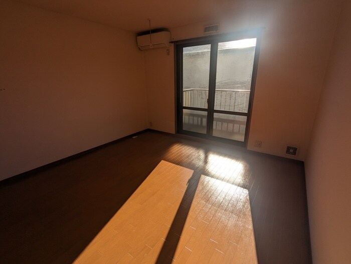 物件内観写真4　(居室)