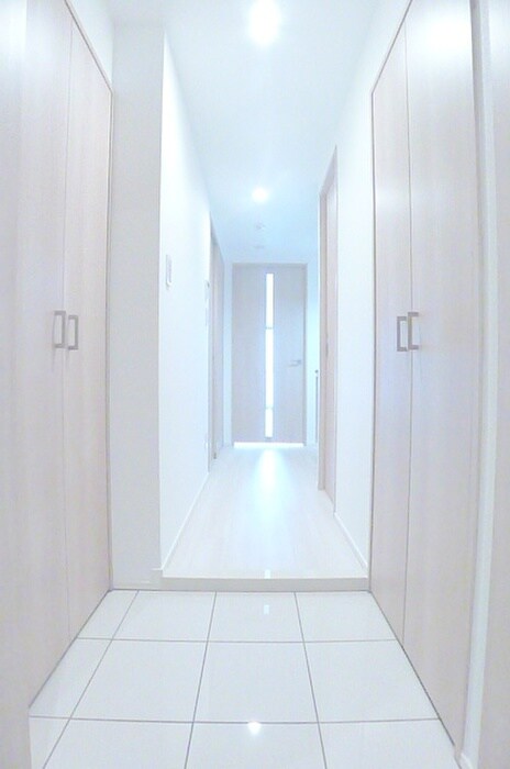 物件内観写真7　(玄関)