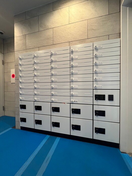 物件外観写真5　(エントランス部分)