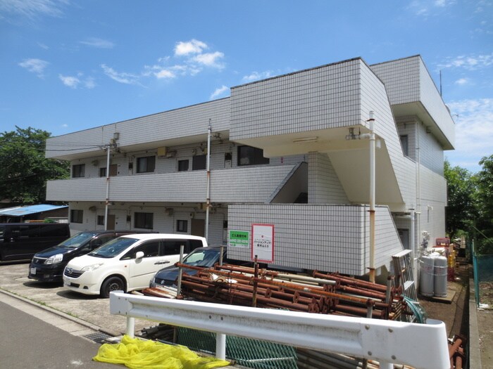 物件外観写真1　(駐車場)