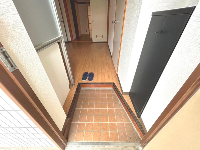 物件内観写真18　(玄関)