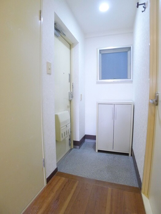 物件内観写真19　(玄関)