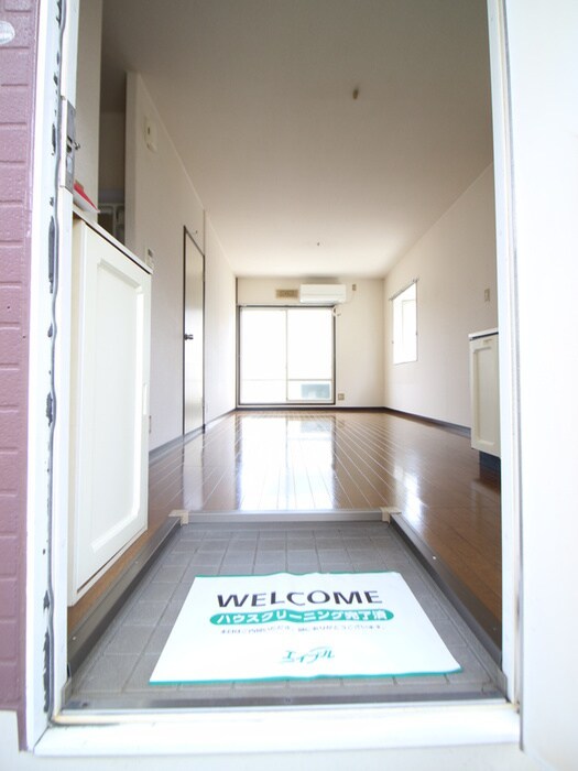 物件内観写真16　(玄関)