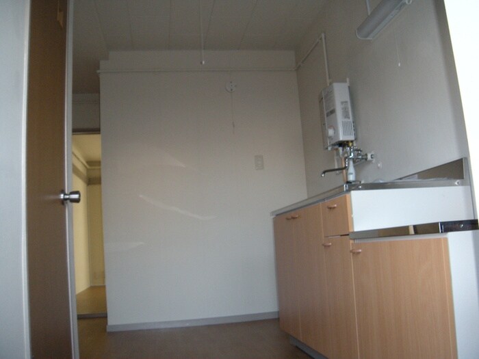 物件内観写真10　(玄関)