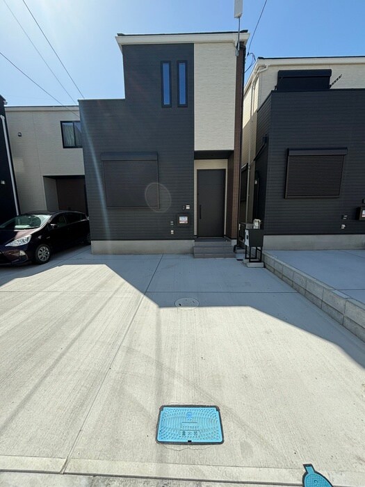 物件外観写真2　(駐車場)