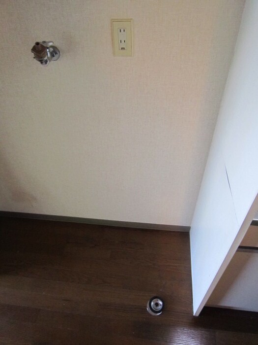 物件内観写真13　(洗濯機置場)