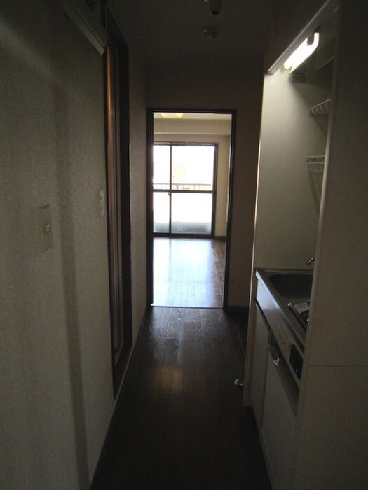 物件内観写真14　(廊下)