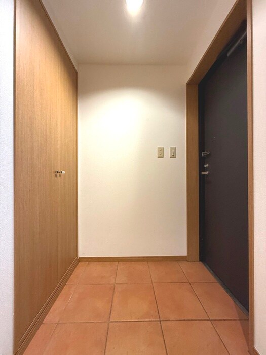 物件内観写真7　(玄関)