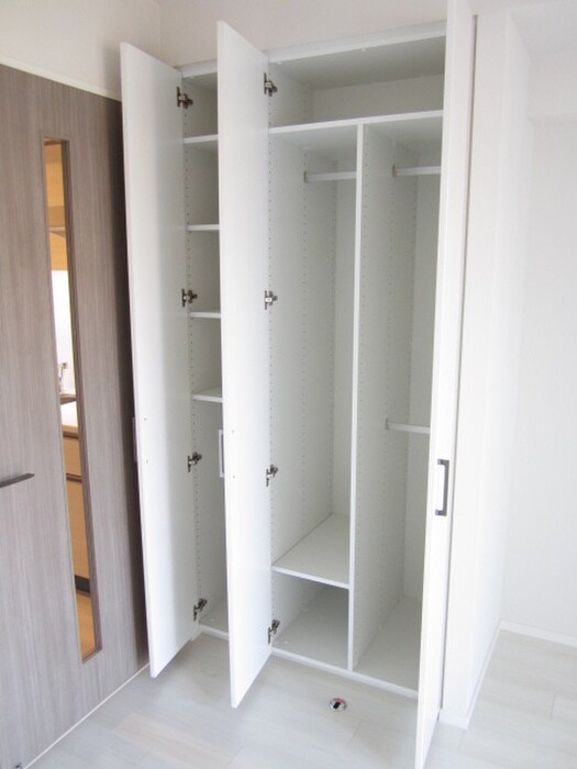 物件内観写真12　(収納)