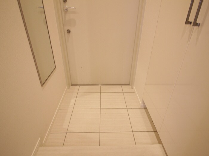 物件内観写真15　(玄関)