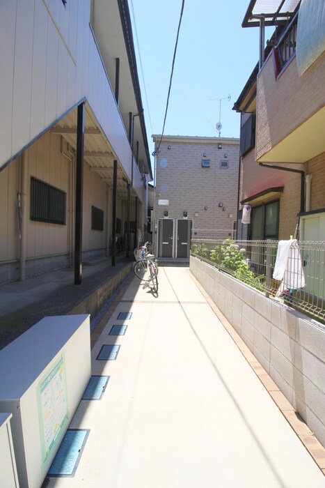 物件外観写真3　(エントランス部分)