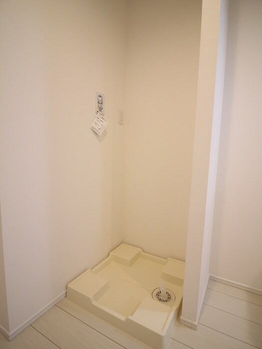 物件内観写真15　(洗濯機置場)